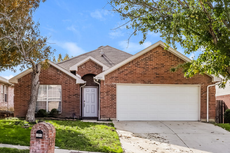 2,630/Mo, 5923 Woodoak Dr Dallas, TX 75249 External View