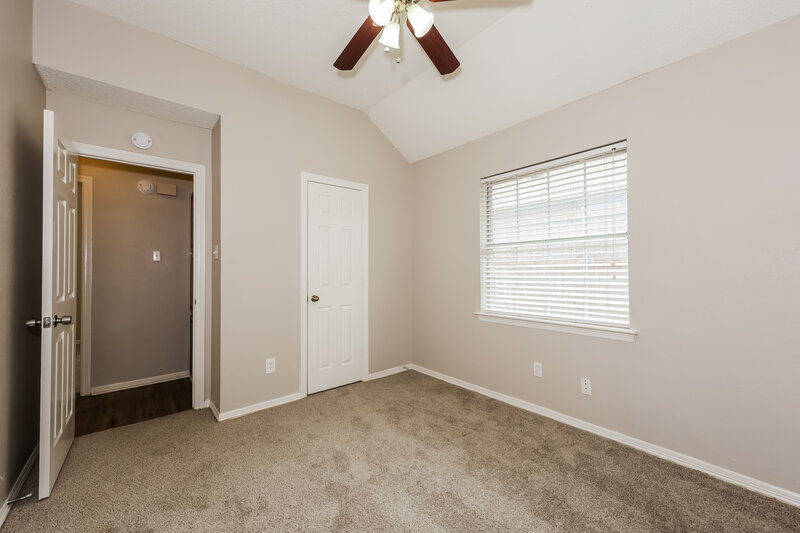 1,915/Mo, 724 Nicole Dr Burleson, TX 76028 Bedroom View