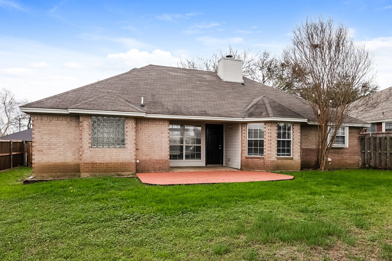 1,915/Mo, 724 Nicole Dr Burleson, TX 76028 Rear View