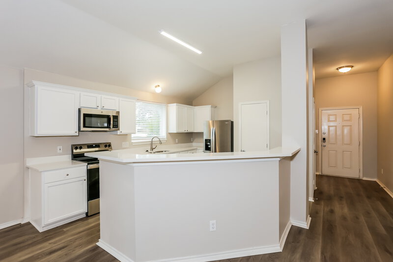 2,170/Mo, 1430 Vermont Ave Lancaster, TX 75134 Kitchen View 2