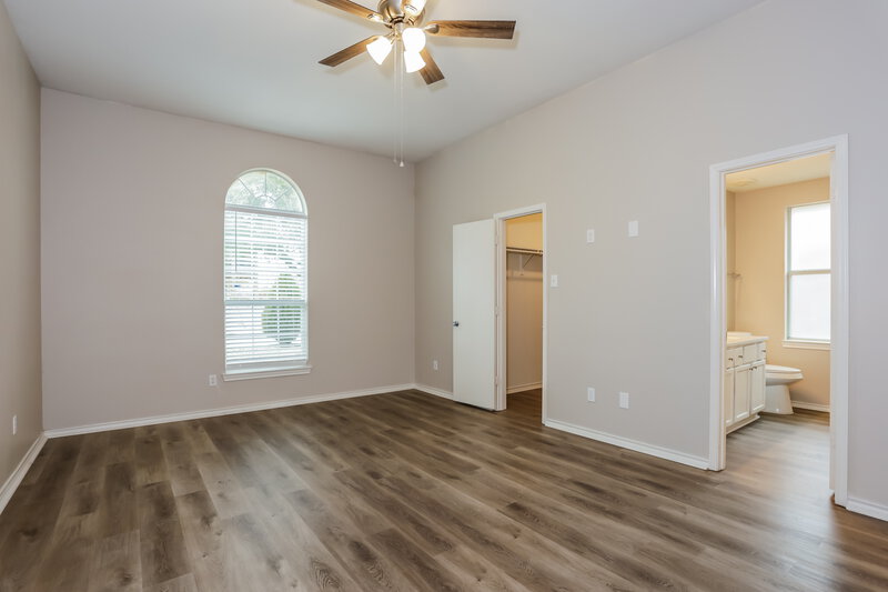 2,170/Mo, 1430 Vermont Ave Lancaster, TX 75134 Main Bedroom View