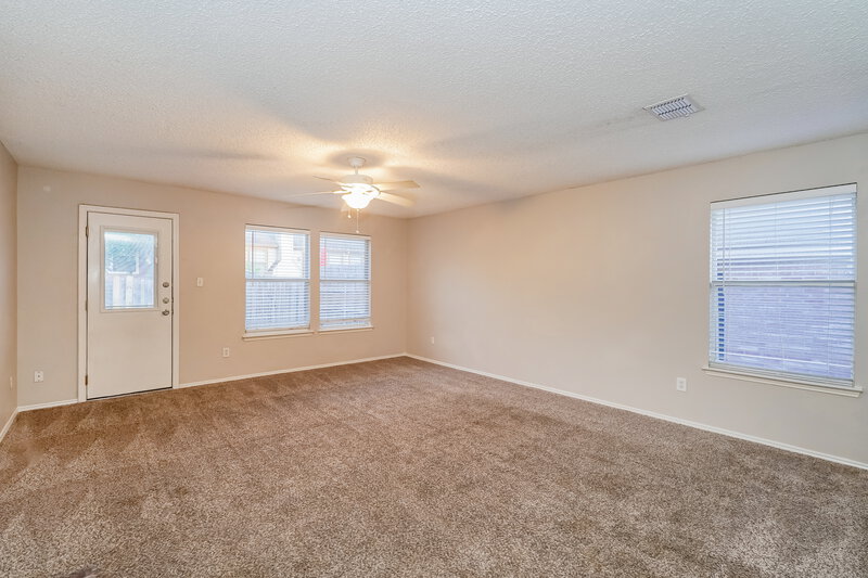 1,930/Mo, 6057 Arabian Ave Saginaw, TX 76179 Living Room View 3