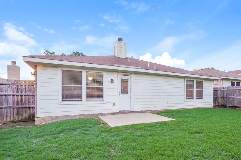 1,930/Mo, 6057 Arabian Ave Saginaw, TX 76179 Rear View