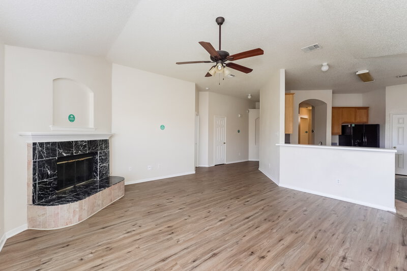 2,165/Mo, 4804 Barnhill Ln Fort Worth, TX 76135 Living Room View 3