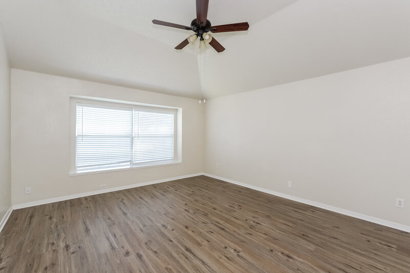 2,165/Mo, 4804 Barnhill Ln Fort Worth, TX 76135 Main Bedroom View