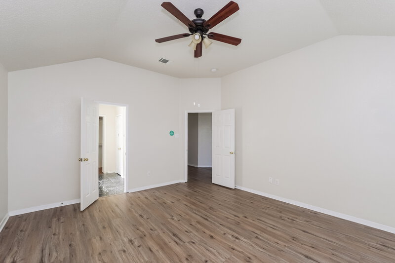 2,165/Mo, 4804 Barnhill Ln Fort Worth, TX 76135 Main Bedroom View 2