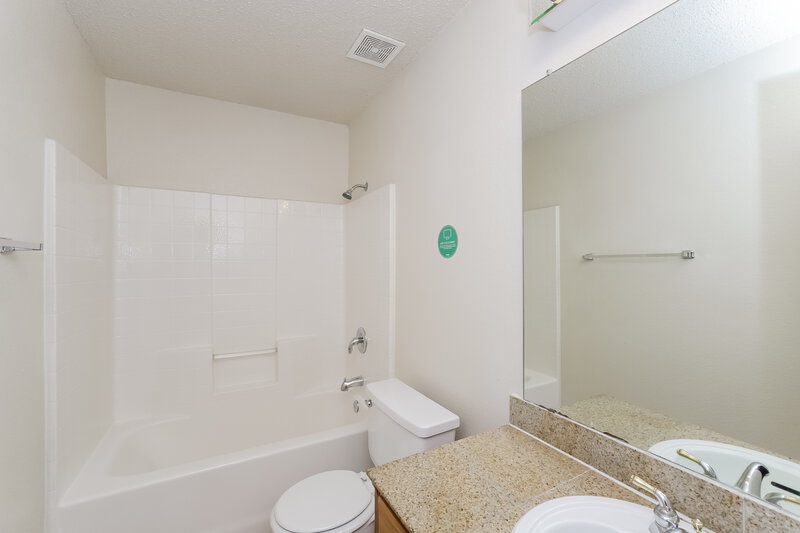 2,165/Mo, 4804 Barnhill Ln Fort Worth, TX 76135 Bathroom View