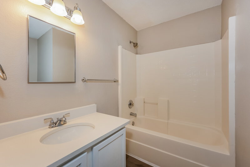 2,100/Mo, 4229 Gray Fox Dr Fort Worth, TX 76123 Bathroom View