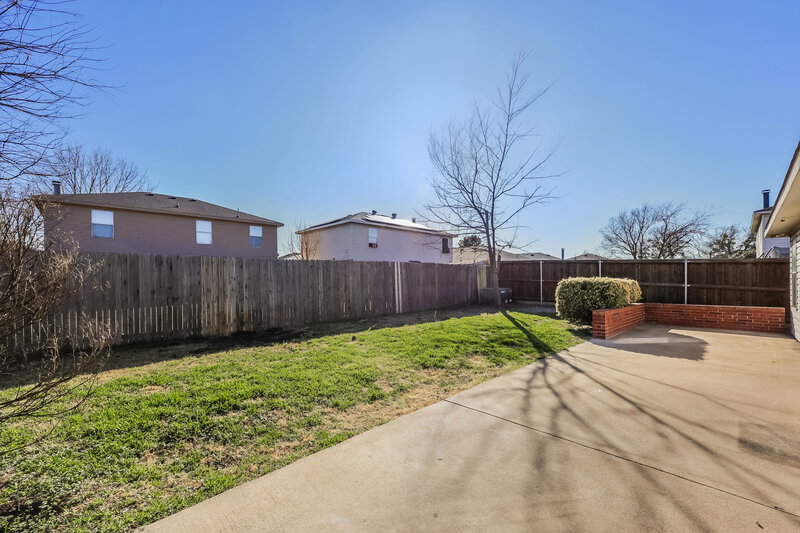 2,100/Mo, 4229 Gray Fox Dr Fort Worth, TX 76123 Backyard View