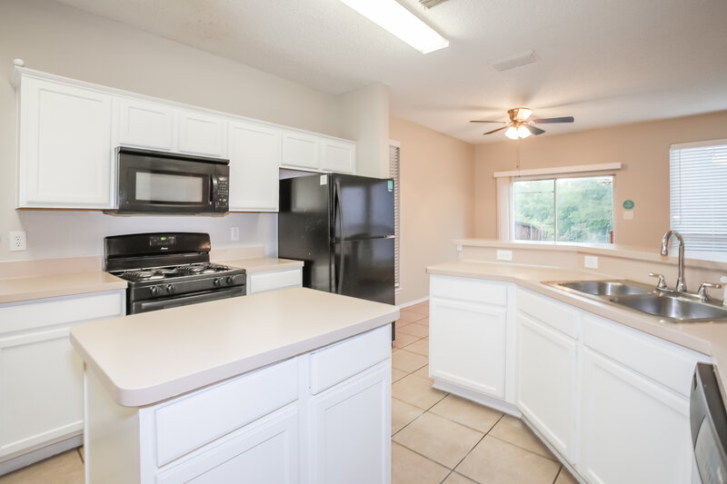 2,495/Mo, 5025 Glenscape Trl Fort Worth, TX 76137 Kitchen View 2