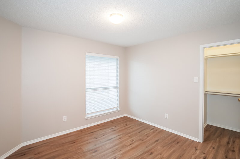 2,495/Mo, 5025 Glenscape Trl Fort Worth, TX 76137 Bedroom View