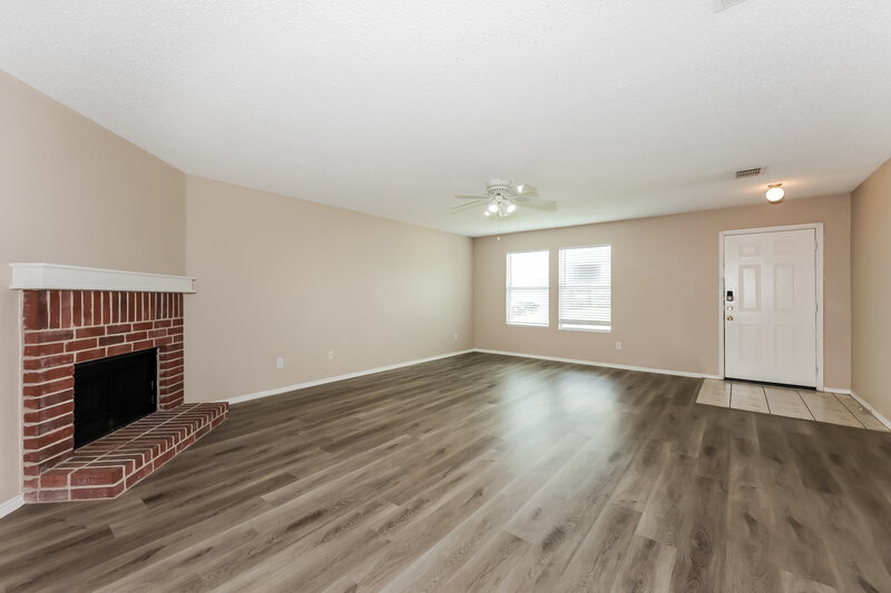 2,260/Mo, 4054 Hunters Creek Dr Fort Worth, TX 76123 Living Room View