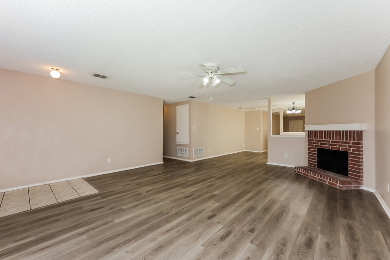 2,260/Mo, 4054 Hunters Creek Dr Fort Worth, TX 76123 Living Room View 2