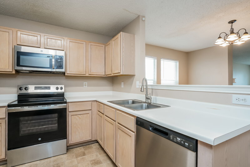 1,960/Mo, 4054 Hunters Creek Dr Fort Worth, TX 76123 Kitchen View
