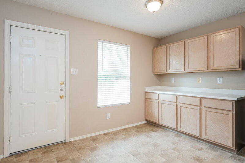 1,960/Mo, 4054 Hunters Creek Dr Fort Worth, TX 76123 Kitchen View 3