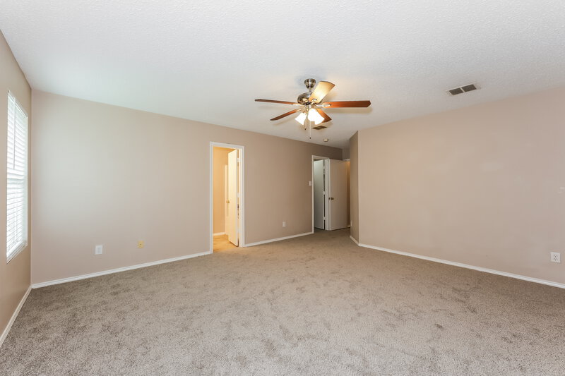 2,260/Mo, 4054 Hunters Creek Dr Fort Worth, TX 76123 Main Bedroom View 2