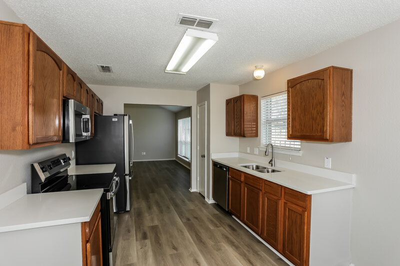 1,980/Mo, 10600 Copperwood Ln Fort Worth, TX 76140 Kitchen View