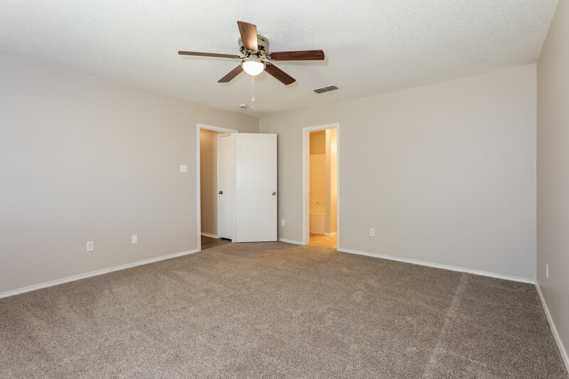 1,980/Mo, 10600 Copperwood Ln Fort Worth, TX 76140 Main Bedroom View 2