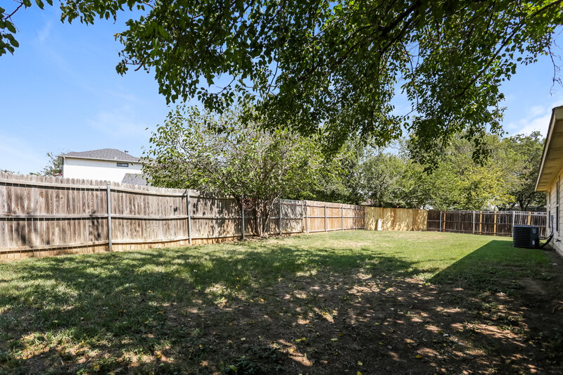 1,980/Mo, 10600 Copperwood Ln Fort Worth, TX 76140 Backyard View