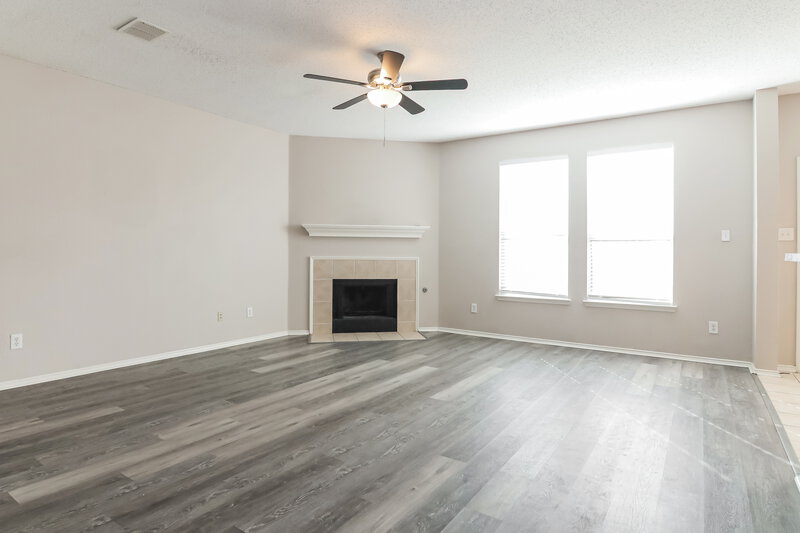 2,110/Mo, 2104 Aster Trl Forney, TX 75126 Living Room View