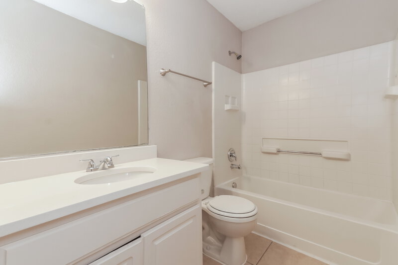 2,110/Mo, 2104 Aster Trl Forney, TX 75126 Main Bathroom View 2