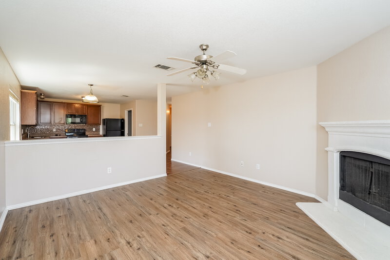 1,635/Mo, 2033 Club Oak Dr Heartland, TX 75126 Living Room View 3