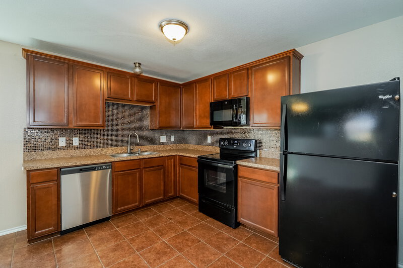 1,635/Mo, 2033 Club Oak Dr Heartland, TX 75126 Kitchen View 3