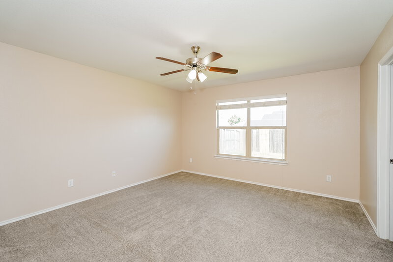 1,635/Mo, 2033 Club Oak Dr Heartland, TX 75126 Main Bedroom View