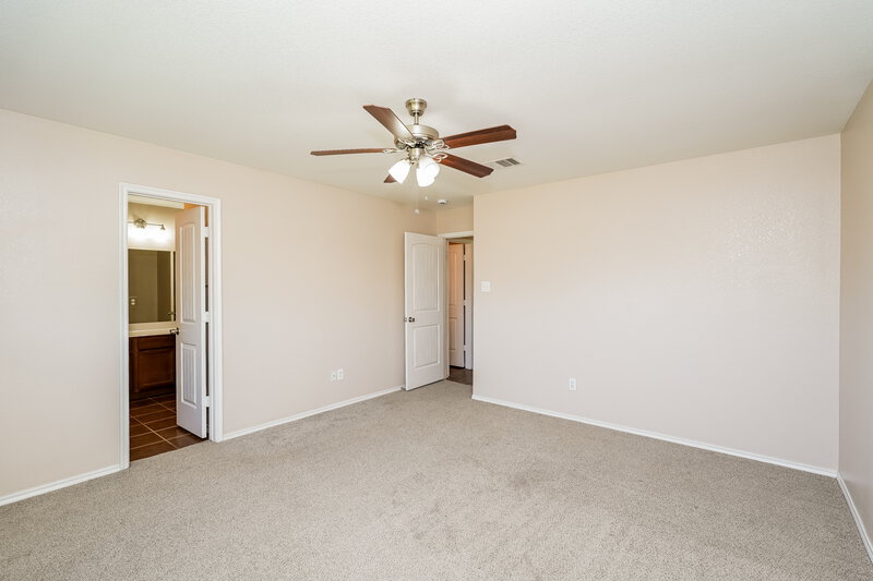1,635/Mo, 2033 Club Oak Dr Heartland, TX 75126 Main Bedroom View 2
