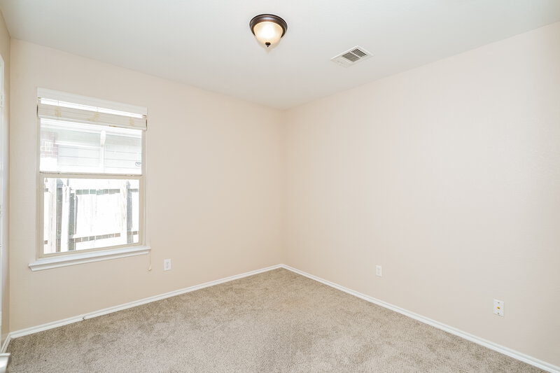 1,635/Mo, 2033 Club Oak Dr Heartland, TX 75126 Bedroom View 2