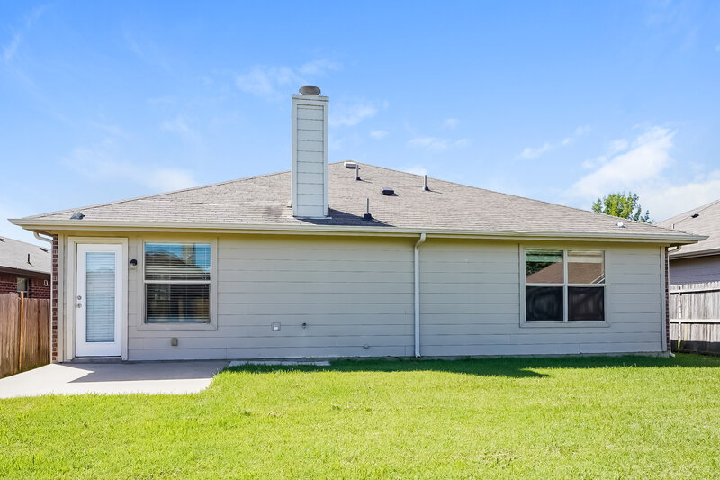 1,635/Mo, 2033 Club Oak Dr Heartland, TX 75126 Rear View