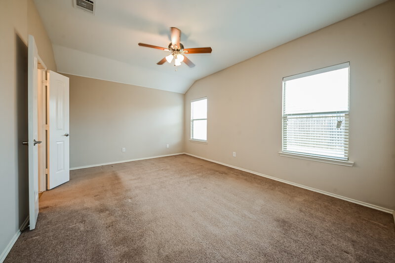 1,900/Mo, 4012 Houston Dr Heartland, TX 75126 Main Bedroom View