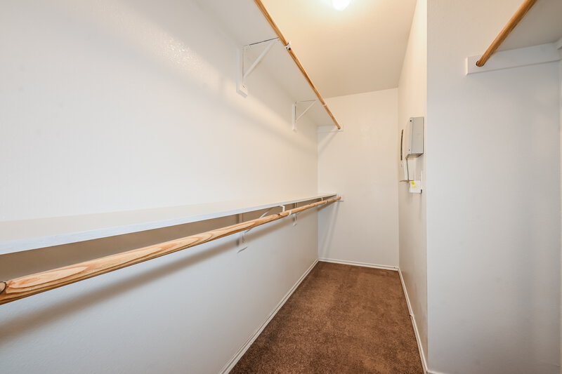 1,900/Mo, 4012 Houston Dr Heartland, TX 75126 Closet View