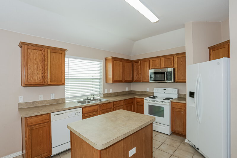 1,860/Mo, 317 Creekview Dr Anna, TX 75409 Kitchen View