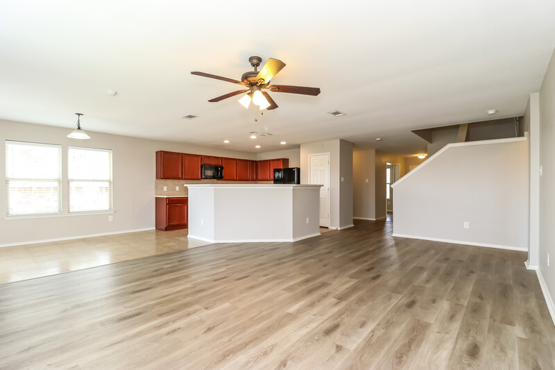 3,065/Mo, 515 Tunnel St Cedar Hill, TX 75104 Living Room View