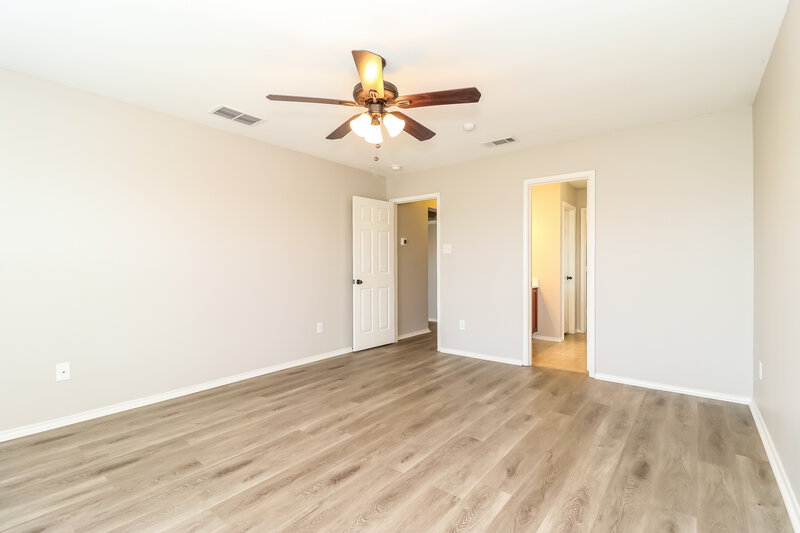 3,065/Mo, 515 Tunnel St Cedar Hill, TX 75104 Main Bedroom View 2
