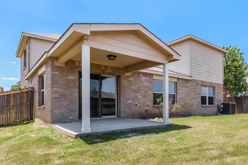 3,065/Mo, 515 Tunnel St Cedar Hill, TX 75104 Rear View