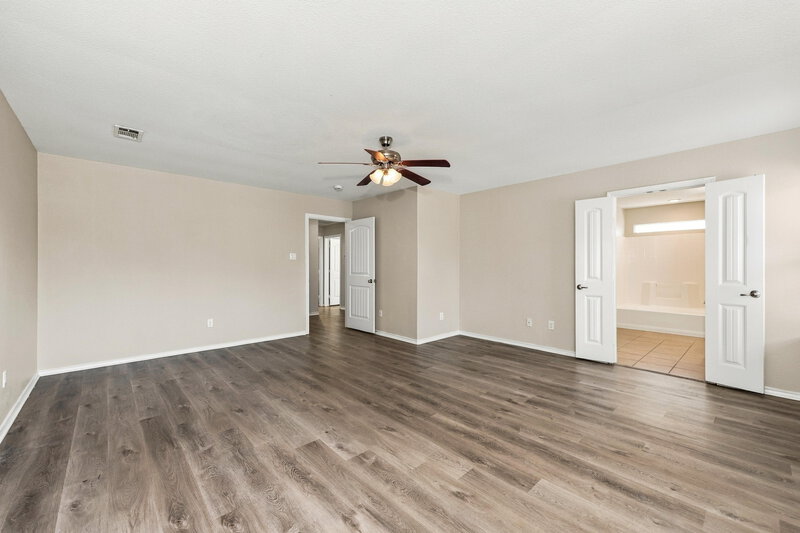 2,225/Mo, 5021 Britton Ridge Ln Fort Worth, TX 76179 Primary Bedroom View
