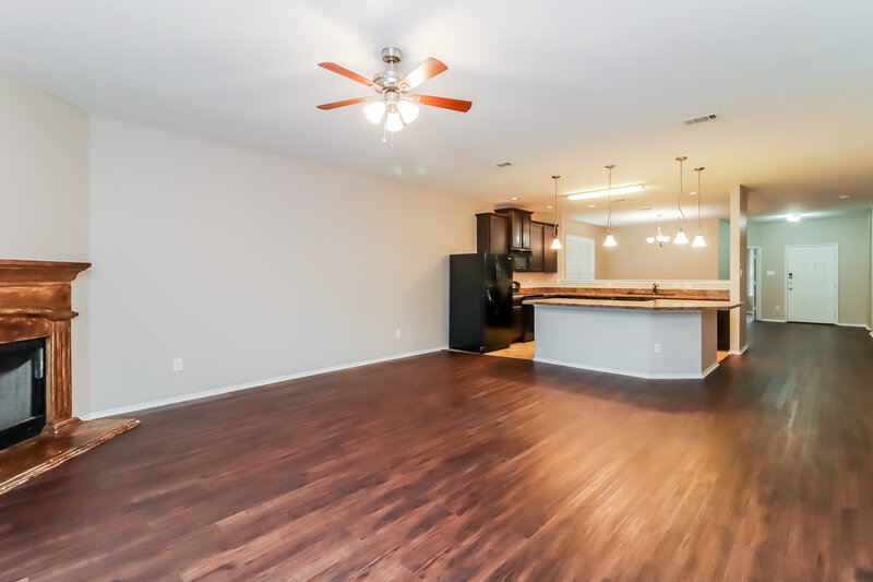 2,525/Mo, 9405 Tierra Verde Trl Fort Worth, TX 76177 Living Room View 2
