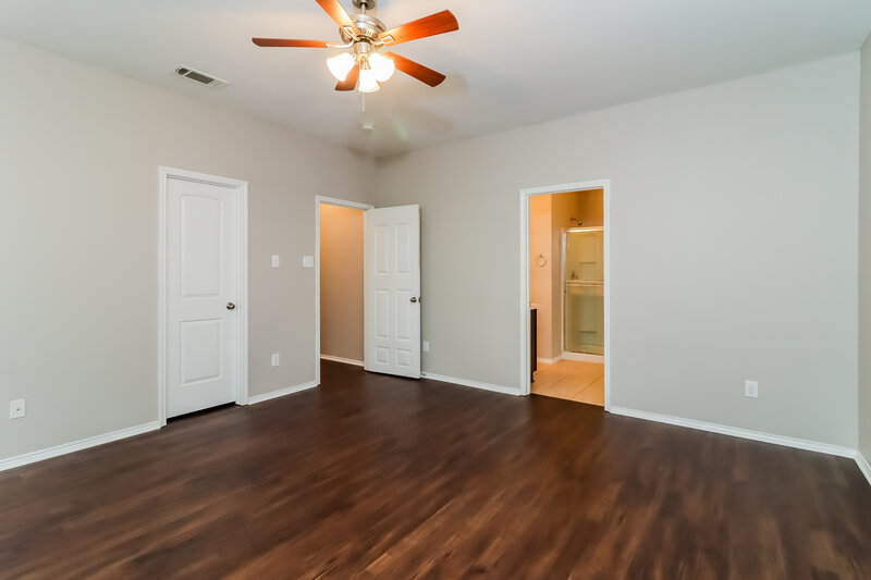 2,525/Mo, 9405 Tierra Verde Trl Fort Worth, TX 76177 Main Bedroom View 2