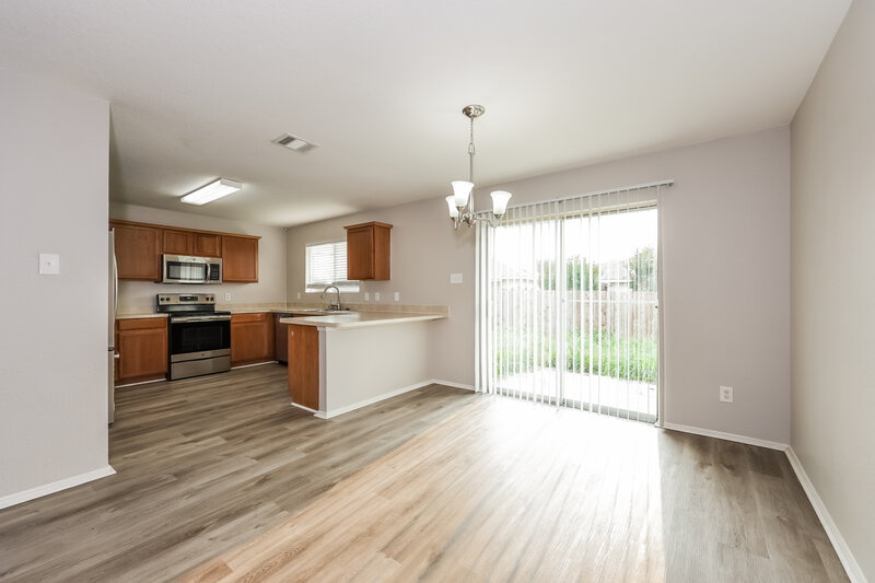 1,800/Mo, 413 Dakota Ridge Dr Fort Worth, TX 76134 Dining Room View