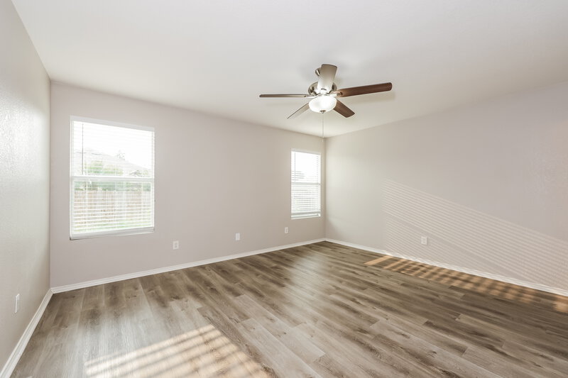 1,800/Mo, 413 Dakota Ridge Dr Fort Worth, TX 76134 Main Bedroom View
