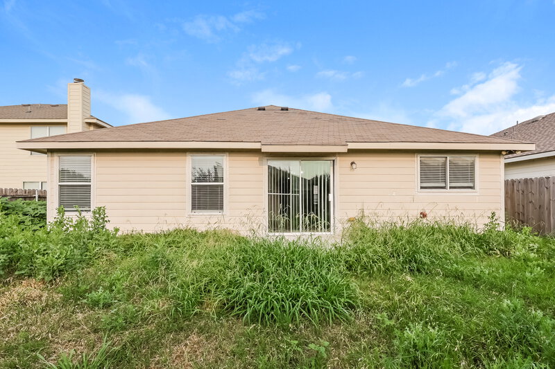 1,800/Mo, 413 Dakota Ridge Dr Fort Worth, TX 76134 Rear View