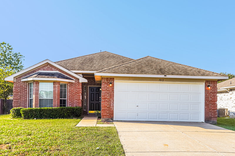 1,915/Mo, 1012 James Donald Ln Glenn Heights, TX 75154 External View