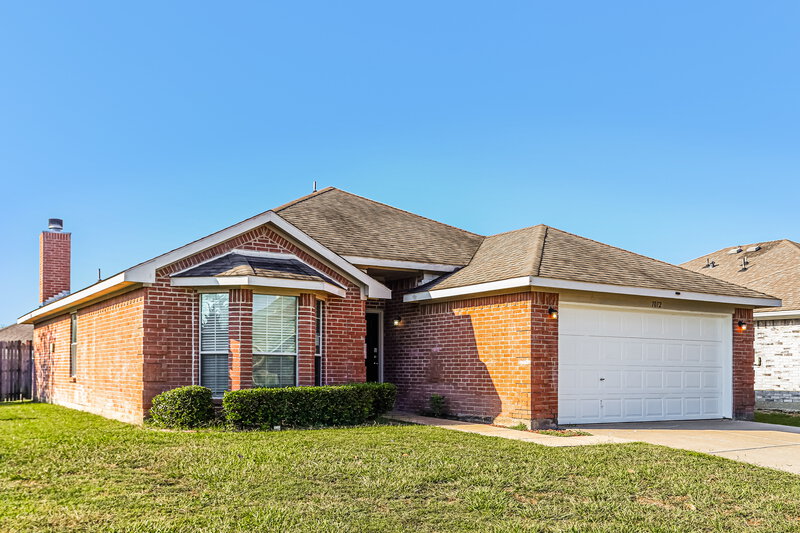 1,915/Mo, 1012 James Donald Ln Glenn Heights, TX 75154 Front View