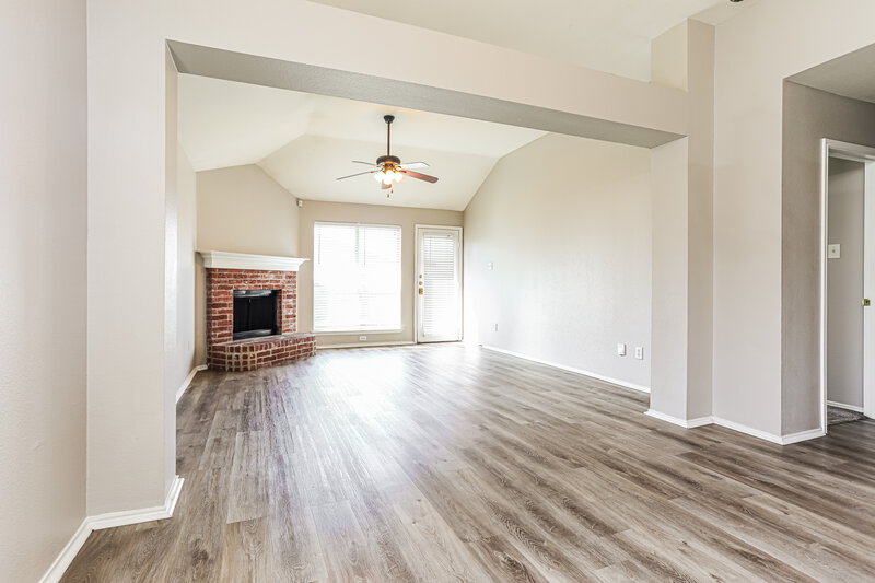 1,915/Mo, 1012 James Donald Ln Glenn Heights, TX 75154 Living Room View