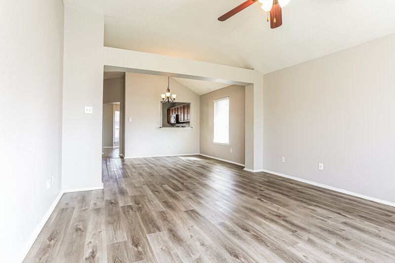 1,915/Mo, 1012 James Donald Ln Glenn Heights, TX 75154 Living Room View 2