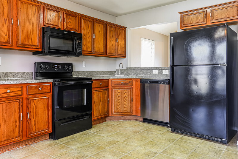 1,915/Mo, 1012 James Donald Ln Glenn Heights, TX 75154 Kitchen View