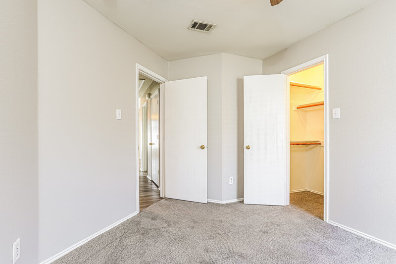 1,915/Mo, 1012 James Donald Ln Glenn Heights, TX 75154 Main Bedroom View