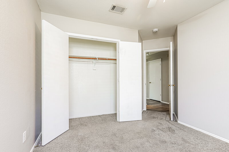 1,915/Mo, 1012 James Donald Ln Glenn Heights, TX 75154 Bedroom View